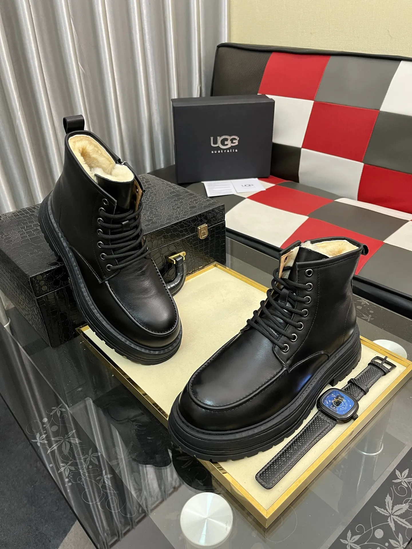 Men's Men's Shoes 💰660⌚️⌚️New UGG fur-integrated men's simple and fashionable snow shoes. The most worth buying at the end of this year are warm casual shoes. Whether you are out and about at home, their comfortable and warm performance will be your most suitable fashion companion! The material is cowhide upper and imported wool is used inside. Two layers of cowhide for warmth and comfort! The eva+ rubber patch outsole is cushioned, wear-resistant, and has good elasticity. It is light and wear-resistant, comfortable and soft, and the new simple cut is more fashionable. It has both practicality and fashion sense, so you no longer have to worry about how to match it in winter, while still maintaining fashionable taste. High-quality genuine wool produced in Dongguan. The material depends on the details! Size: 38-39-40-41-42-43-44-45